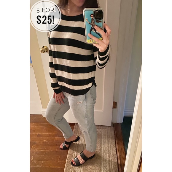 H&M Sweaters - 5/$25✨HM Black&White Striped Curved Hem Sweater XS